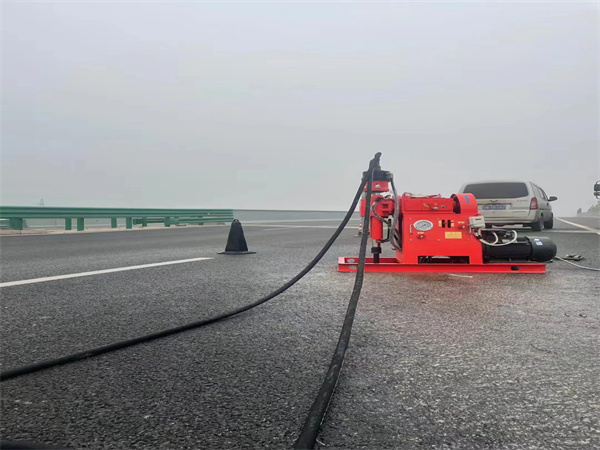 瓮安马路路基路面开裂下沉注浆加固灌浆